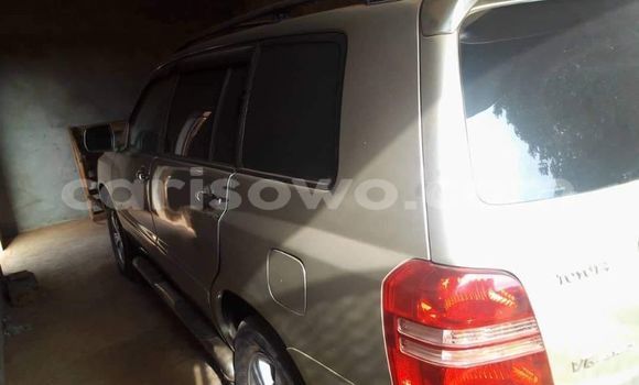 Acheter Occasion Voiture Toyota Highlander Marron à Abomey Calavi, Benin Acheter Occasion Voiture Toyota Highlander Marron à Abomey Calavi, Benin
