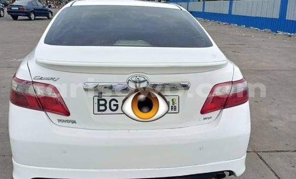 Buy Used Toyota Camry White Car in Abomey Calavi in Benign Buy Used Toyota Camry White Car in Abomey Calavi in Benign
