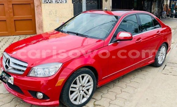 Acheter Occasion Voiture Mercedes-Benz C–Class Rouge à Abomey Calavi, Benin Acheter Occasion Voiture Mercedes-Benz C–Class Rouge à Abomey Calavi, Benin