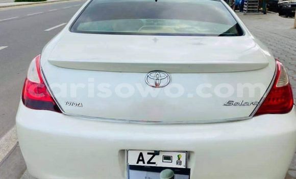 Ra Àlòkù Toyota Solara funfun Ọkọ̀ in Abomey Calavi ni Benin