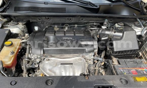 Ra Àlòkù Toyota RAV4 Silver Ọkọ̀ in Cotonou ni Benin Ra Àlòkù Toyota RAV4 Silver Ọkọ̀ in Cotonou ni Benin