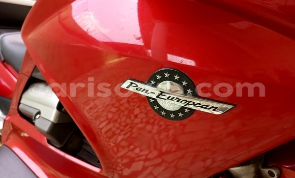 Acheter Occasion Moto Honda ST Rouge à Cotonou, Benin Acheter Occasion Moto Honda ST Rouge à Cotonou, Benin