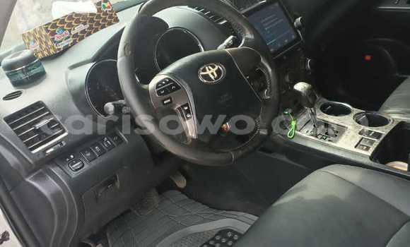 Acheter Occasion Voiture Toyota Highlander Gris à Cotonou, Benin Acheter Occasion Voiture Toyota Highlander Gris à Cotonou, Benin