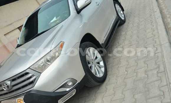Acheter Occasion Voiture Toyota Highlander Gris à Cotonou, Benin Acheter Occasion Voiture Toyota Highlander Gris à Cotonou, Benin