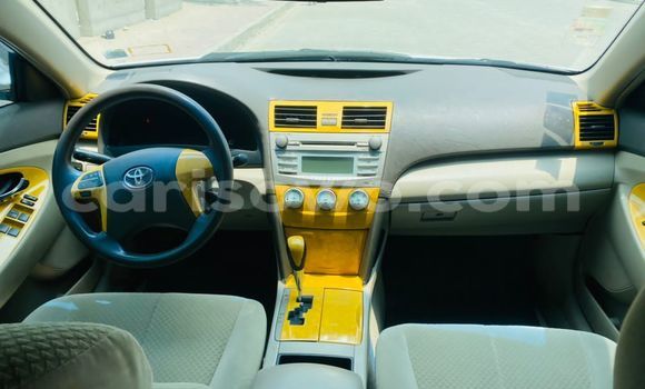 Sayi Na hannu Toyota Camry White Mota in Cotonou a Benin Sayi Na hannu Toyota Camry White Mota in Cotonou a Benin