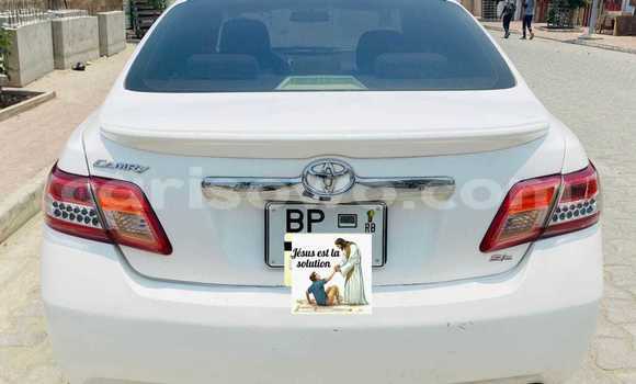 Sayi Na hannu Toyota Camry White Mota in Cotonou a Benin Sayi Na hannu Toyota Camry White Mota in Cotonou a Benin