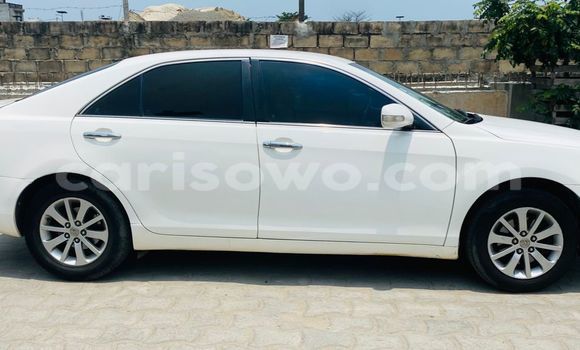 Sayi Na hannu Toyota Camry White Mota in Cotonou a Benin Sayi Na hannu Toyota Camry White Mota in Cotonou a Benin