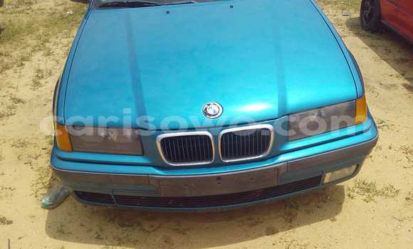 Ra Àlòkù BMW 3–Series Blue Ọkọ̀ in Porto Novo ni Benin Ra Àlòkù BMW 3–Series Blue Ọkọ̀ in Porto Novo ni Benin