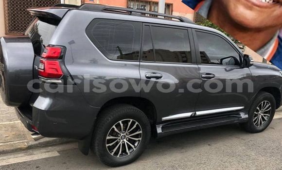 Ra Àlòkù Toyota Land Cruiser Prado Black Ọkọ̀ in Cotonou ni Benin Ra Àlòkù Toyota Land Cruiser Prado Black Ọkọ̀ in Cotonou ni Benin