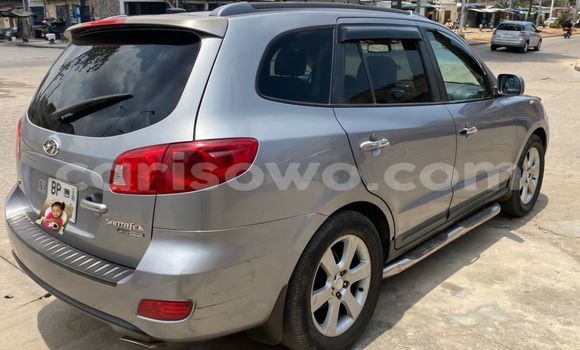 Acheter Occasion Voiture Hyundai Santa Fe Gris à Cotonou, Benin Acheter Occasion Voiture Hyundai Santa Fe Gris à Cotonou, Benin