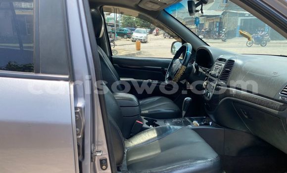 Acheter Occasion Voiture Hyundai Santa Fe Gris à Cotonou, Benin Acheter Occasion Voiture Hyundai Santa Fe Gris à Cotonou, Benin