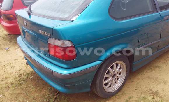 Ra Àlòkù BMW 3–Series Blue Ọkọ̀ in Porto Novo ni Benin Ra Àlòkù BMW 3–Series Blue Ọkọ̀ in Porto Novo ni Benin