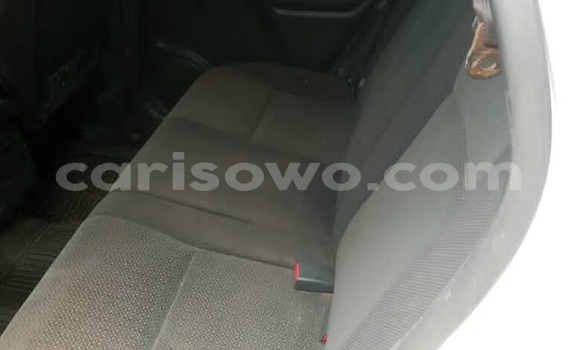 Sayi Na hannu Toyota Matrix White Mota in Abomey Calavi a Benin Sayi Na hannu Toyota Matrix White Mota in Abomey Calavi a Benin