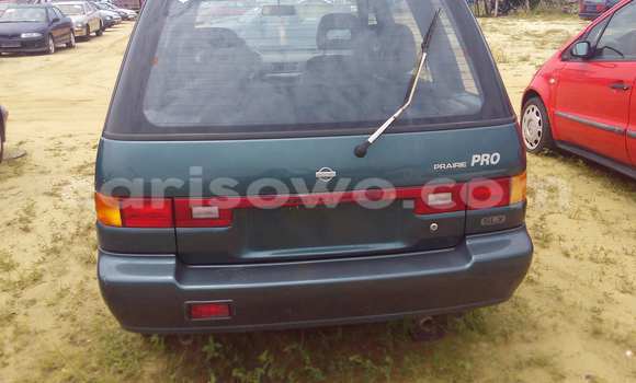 Sayi Na hannu Nissan Prairie Green Mota in Porto Novo a Benin Sayi Na hannu Nissan Prairie Green Mota in Porto Novo a Benin