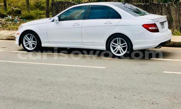 Acheter Occasion Voiture Mercedes-Benz C–Class Blanc à Cotonou, Benin Acheter Occasion Voiture Mercedes-Benz C–Class Blanc à Cotonou, Benin