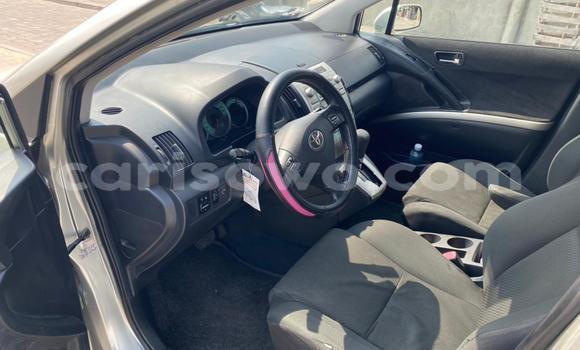 Sayi Na hannu Toyota Corolla Verso Azurfa Mota in Cotonou a Benin Sayi Na hannu Toyota Corolla Verso Azurfa Mota in Cotonou a Benin