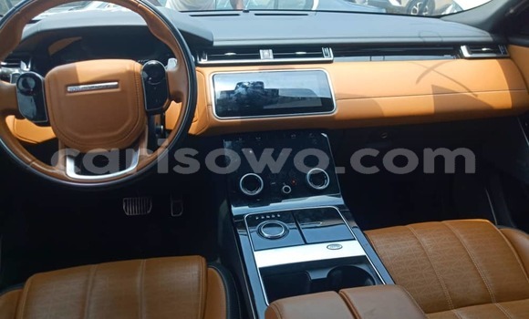 Acheter Occasion Voiture Land Rover Range Rover Velar Blanc à Cotonou, Benin Acheter Occasion Voiture Land Rover Range Rover Velar Blanc à Cotonou, Benin