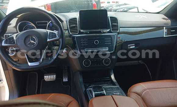 Acheter Occasion Voiture Land Rover Range Rover Velar Blanc à Cotonou, Benin Acheter Occasion Voiture Land Rover Range Rover Velar Blanc à Cotonou, Benin