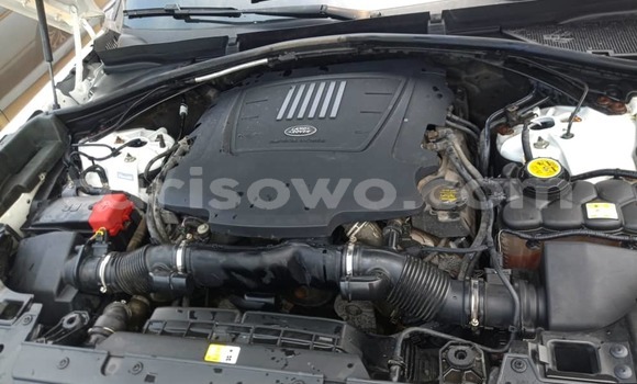 Acheter Occasion Voiture Land Rover Range Rover Velar Blanc à Cotonou, Benin Acheter Occasion Voiture Land Rover Range Rover Velar Blanc à Cotonou, Benin