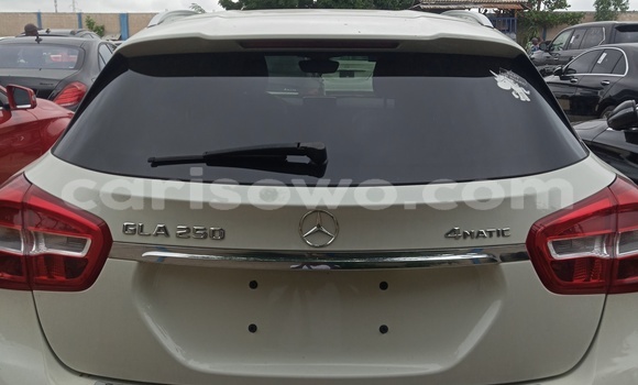 Acheter Occasion Voiture Mercedes-Benz GLA-klasse Blanc à Cotonou, Benin Acheter Occasion Voiture Mercedes-Benz GLA-klasse Blanc à Cotonou, Benin