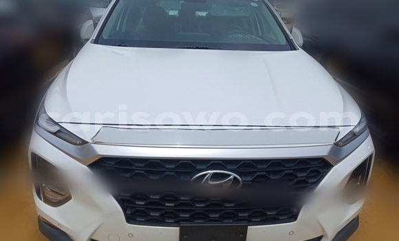 Ra Tuntun Hyundai Santa Fe funfun Ọkọ̀ in Cotonou ni Benin Ra Tuntun Hyundai Santa Fe funfun Ọkọ̀ in Cotonou ni Benin