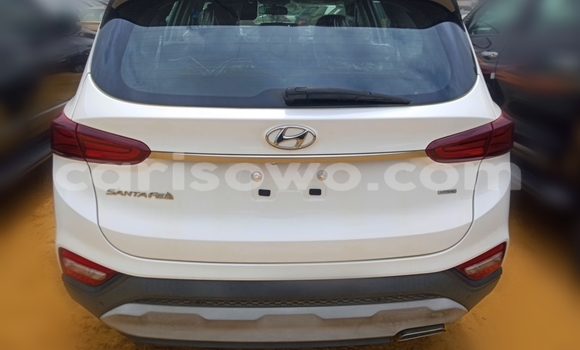 Ra Tuntun Hyundai Santa Fe funfun Ọkọ̀ in Cotonou ni Benin Ra Tuntun Hyundai Santa Fe funfun Ọkọ̀ in Cotonou ni Benin