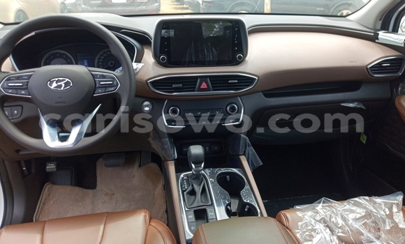 Ra Tuntun Hyundai Santa Fe funfun Ọkọ̀ in Cotonou ni Benin Ra Tuntun Hyundai Santa Fe funfun Ọkọ̀ in Cotonou ni Benin