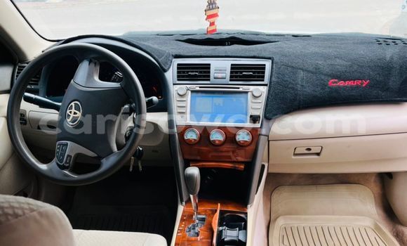 Sayi Na hannu Toyota Camry White Mota in Abomey Calavi a Benin Sayi Na hannu Toyota Camry White Mota in Abomey Calavi a Benin