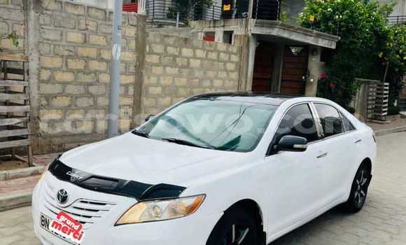 Sayi Na hannu Toyota Camry White Mota in Abomey Calavi a Benin Sayi Na hannu Toyota Camry White Mota in Abomey Calavi a Benin