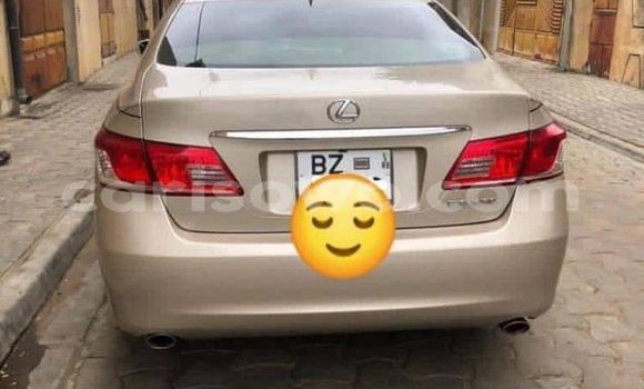Acheter Occasion Voiture Lexus ES Marron à Cotonou, Benin Acheter Occasion Voiture Lexus ES Marron à Cotonou, Benin