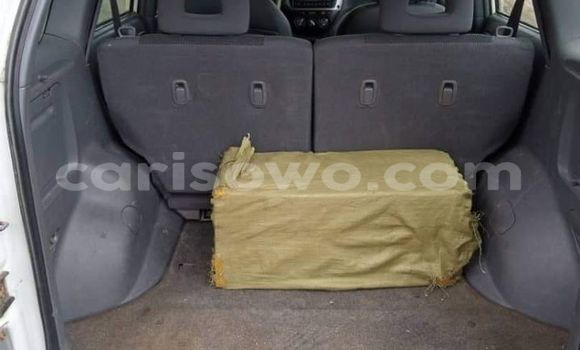 Acheter Occasion Voiture Toyota RAV4 Blanc à Cotonou, Benin Acheter Occasion Voiture Toyota RAV4 Blanc à Cotonou, Benin