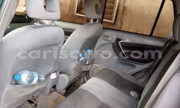 Acheter Occasion Voiture Toyota RAV4 Vert à Cotonou, Benin Acheter Occasion Voiture Toyota RAV4 Vert à Cotonou, Benin