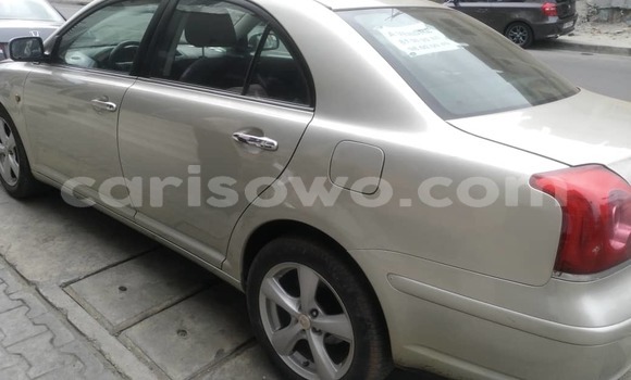 Sayi Na hannu Toyota Avensis Azurfa Mota in Abomey Calavi a Benin Sayi Na hannu Toyota Avensis Azurfa Mota in Abomey Calavi a Benin