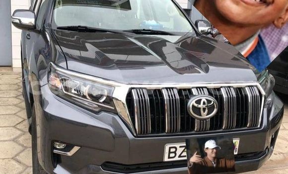 Acheter Occasion Voiture Toyota Land Cruiser Prado Noir à Porto Novo, Benin Acheter Occasion Voiture Toyota Land Cruiser Prado Noir à Porto Novo, Benin