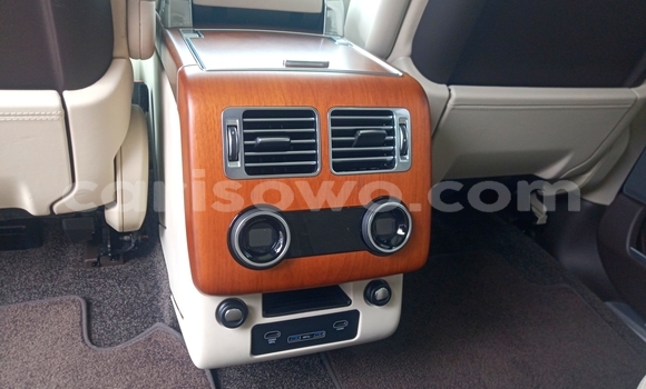 Acheter Occasion Voiture Land Rover Range Rover Sport Blanc à Cotonou, Benin Acheter Occasion Voiture Land Rover Range Rover Sport Blanc à Cotonou, Benin