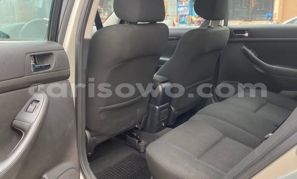 Acheter Occasion Voiture Toyota Avensis Gris à Cotonou, Benin Acheter Occasion Voiture Toyota Avensis Gris à Cotonou, Benin
