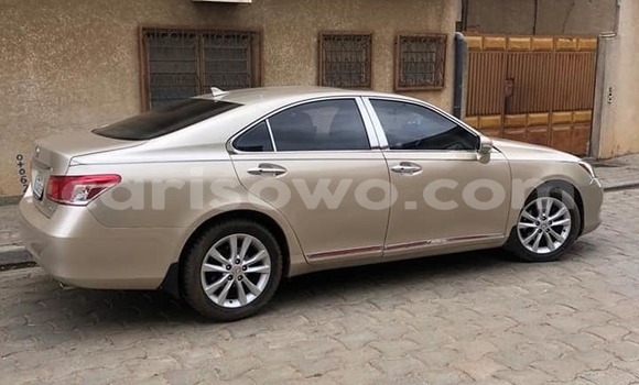 Acheter Occasion Voiture Lexus ES Marron à Cotonou, Benin Acheter Occasion Voiture Lexus ES Marron à Cotonou, Benin