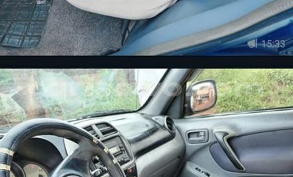 Acheter Occasion Voiture Toyota RAV4 Bleu à Cotonou, Benin Acheter Occasion Voiture Toyota RAV4 Bleu à Cotonou, Benin