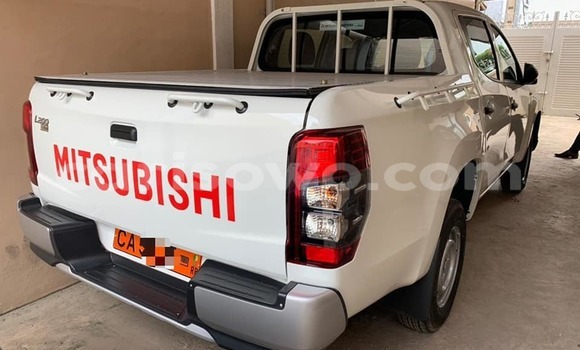 Acheter Occasion Voiture Mitsubishi L200 Blanc à Cotonou, Benin Acheter Occasion Voiture Mitsubishi L200 Blanc à Cotonou, Benin