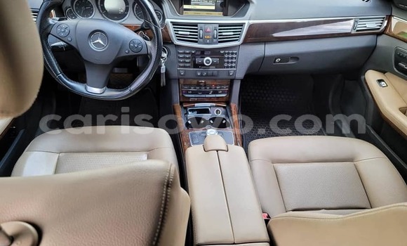Acheter Occasion Voiture Mercedes-Benz E-Classe Noir à Cotonou, Benin Acheter Occasion Voiture Mercedes-Benz E-Classe Noir à Cotonou, Benin