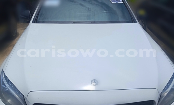 Sayi Na hannu Mercedes-Benz C-klasse White Mota in Cotonou a Benin