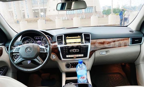 Ra Àlòkù Mercedes-Benz ML–Class Silver Ọkọ̀ in Cotonou ni Benin Ra Àlòkù Mercedes-Benz ML–Class Silver Ọkọ̀ in Cotonou ni Benin