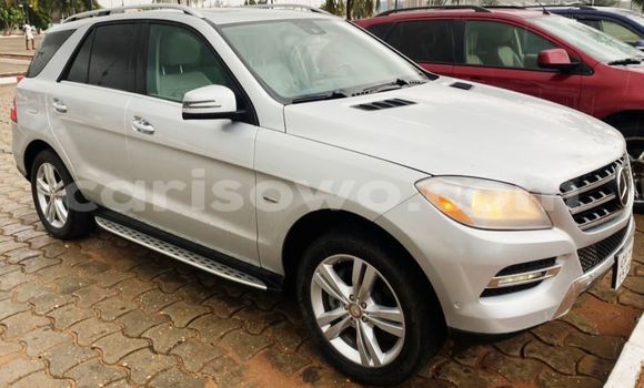 Ra Àlòkù Mercedes-Benz ML–Class Silver Ọkọ̀ in Cotonou ni Benin Ra Àlòkù Mercedes-Benz ML–Class Silver Ọkọ̀ in Cotonou ni Benin