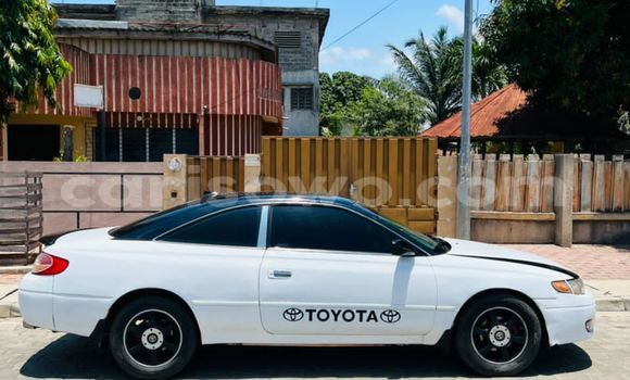Sayi Na hannu Toyota Venza White Mota in Abomey Calavi a Benin