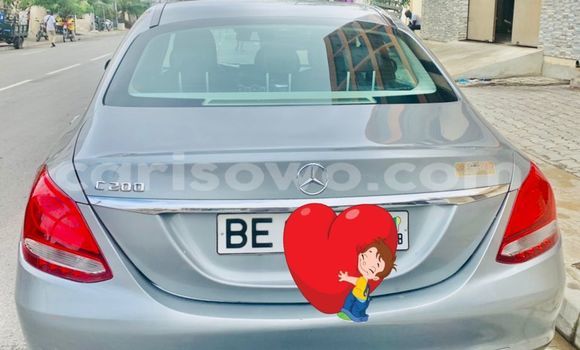 Ra Àlòkù Mercedes-Benz C–Class funfun Ọkọ̀ in Cotonou ni Benin