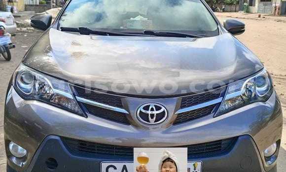 Ra Àlòkù Toyota RAV4 Silver Ọkọ̀ in Cotonou ni Benin Ra Àlòkù Toyota RAV4 Silver Ọkọ̀ in Cotonou ni Benin
