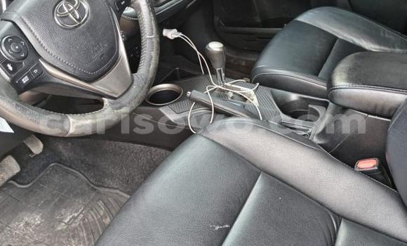 Ra Àlòkù Toyota RAV4 Silver Ọkọ̀ in Cotonou ni Benin Ra Àlòkù Toyota RAV4 Silver Ọkọ̀ in Cotonou ni Benin