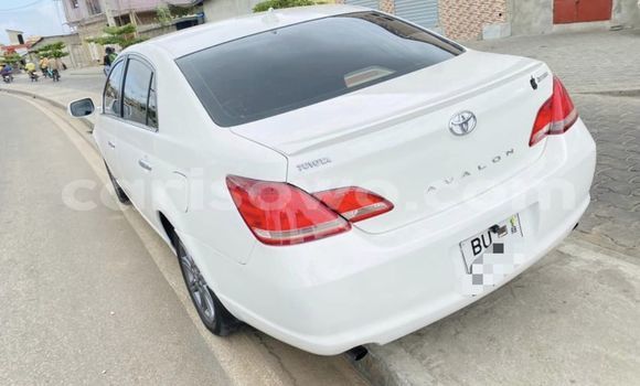 Buy Used Toyota Avalon White Car in Cotonou in Benign Buy Used Toyota Avalon White Car in Cotonou in Benign