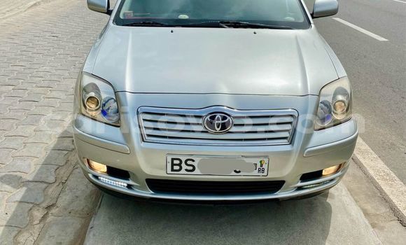 Sayi Na hannu Toyota Avensis Azurfa Mota in Cotonou a Benin